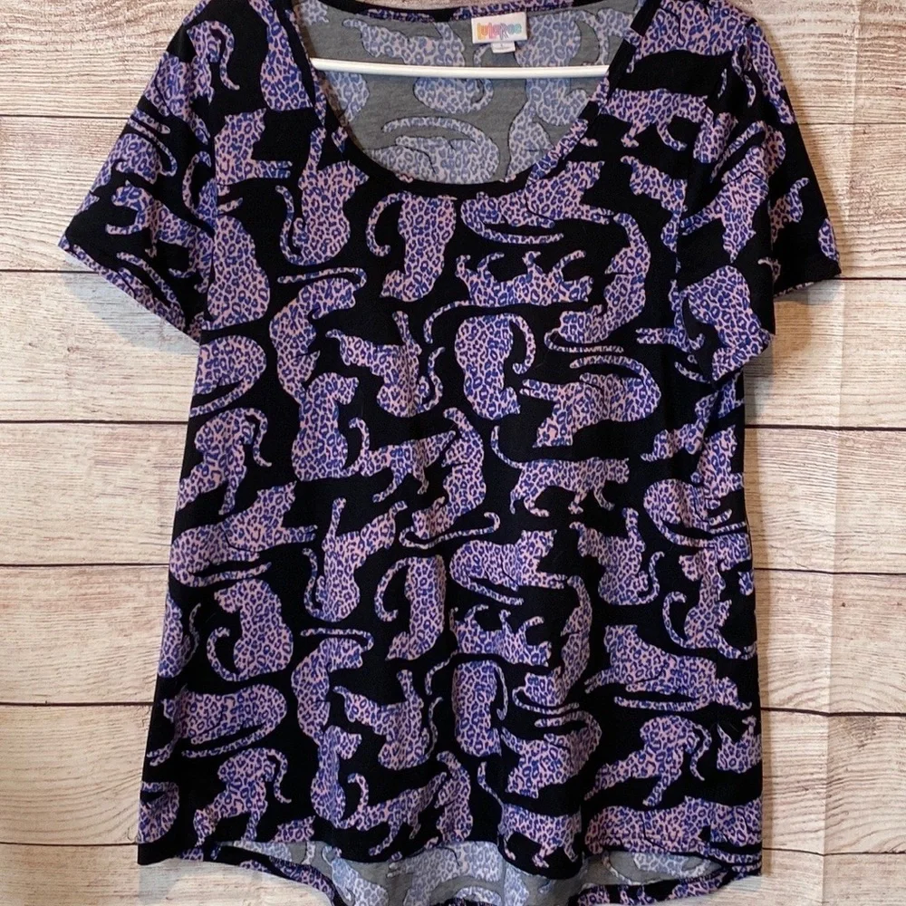 💜💜 LulaRoe Cheetah Short Sleeve Top Size L